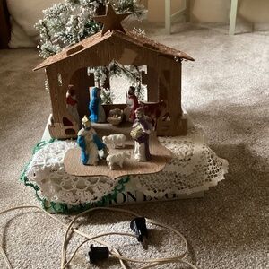 Antique/vintage cardboard fold-up nativity stable, attached blow mold characters